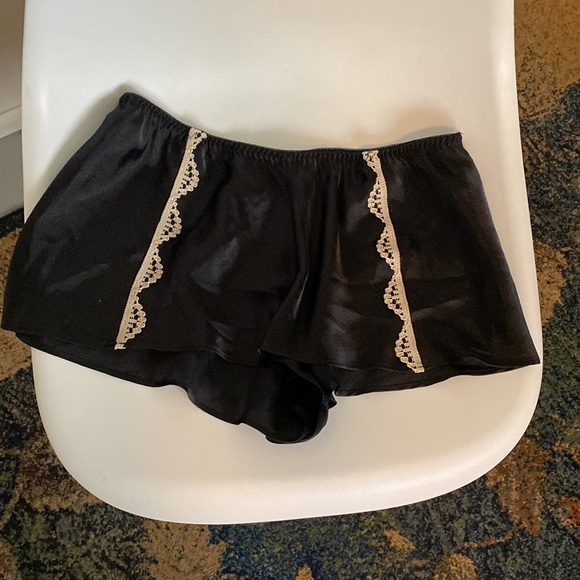 Lace and satin sleep set - Picture 2 of 2